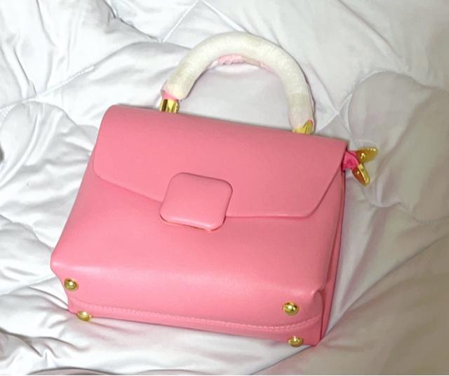 可愛い ピンク小ぶりバッグ < 女性ファッション  可愛い ピンク小ぶりバッグ  < 女性ファッションの