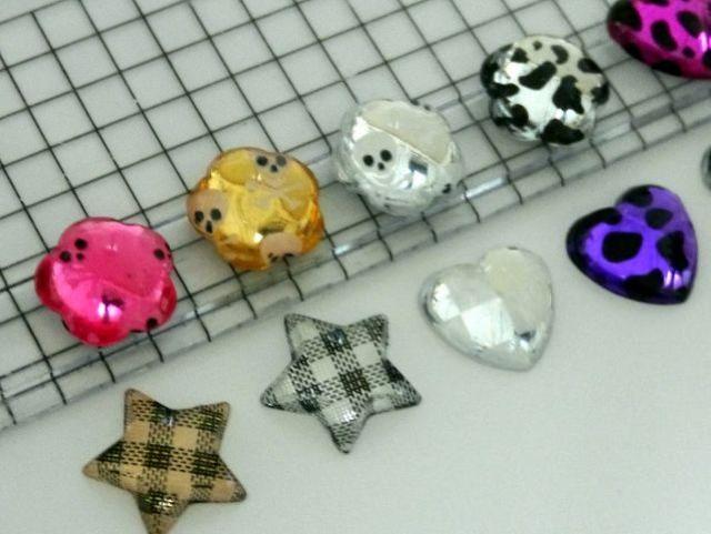 デコ電手芸パーツ 15mmチェックスカル柄星ハート花形 計20個 < 香水/コスメ/ネイル デコ電手芸パーツ 15mmチェックスカル柄星ハート花形 計20個 < 香水/コスメ/ネイルの