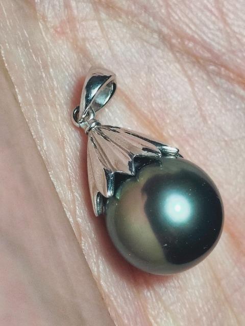 pt900黒蝶真珠さんペンダントトップ@ < 女性アクセサリー/時計 pt900黒蝶真珠さんペンダントトップ@ < 女性アクセサリー/時計の