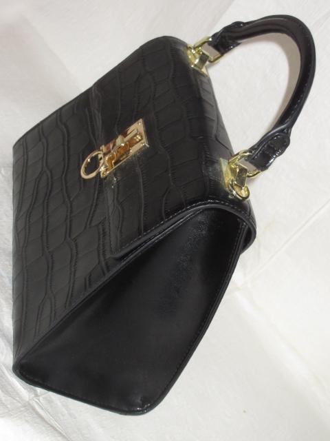 型押し本革☆ワンハンドル*ハンドバッグ*フォーマル*ブラック < 女性ファッション  型押し本革☆ワンハンドル*ハンドバッグ*フォーマル*ブラック < 女性ファッションの