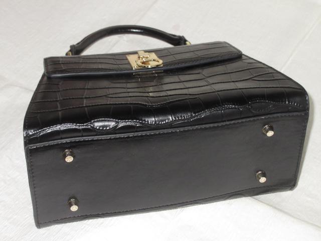 型押し本革☆ワンハンドル*ハンドバッグ*フォーマル*ブラック < 女性ファッション  型押し本革☆ワンハンドル*ハンドバッグ*フォーマル*ブラック < 女性ファッションの