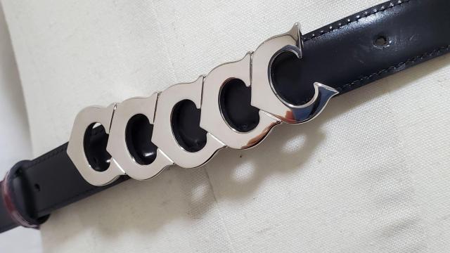 正規美 レア カルティエ 5連ロゴ コンビネーションCバックル レザーベルト 赤×黒 81~94 調節可 クラシックラグジュアリー < ブランド  正規美 レア カルティエ 5連ロゴ コンビネーションCバックル レザーベルト 赤×黒 81~94 調節可 クラシックラグジュアリー < ブランドの
