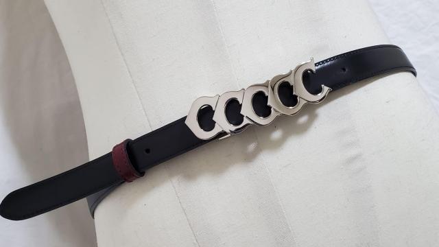 正規美 レア カルティエ 5連ロゴ コンビネーションCバックル レザーベルト 赤×黒 81~94 調節可 クラシックラグジュアリー < ブランド  正規美 レア カルティエ 5連ロゴ コンビネーションCバックル レザーベルト 赤×黒 81~94 調節可 クラシックラグジュアリー < ブランドの