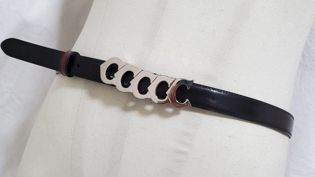 正規美 レア カルティエ 5連ロゴ コンビネーションCバックル レザーベルト 赤×黒 81~94 調節可 クラシックラグジュアリー < ブランド  正規美 レア カルティエ 5連ロゴ コンビネーションCバックル レザーベルト 赤×黒 81~94 調節可 クラシックラグジュアリー < ブランドの
