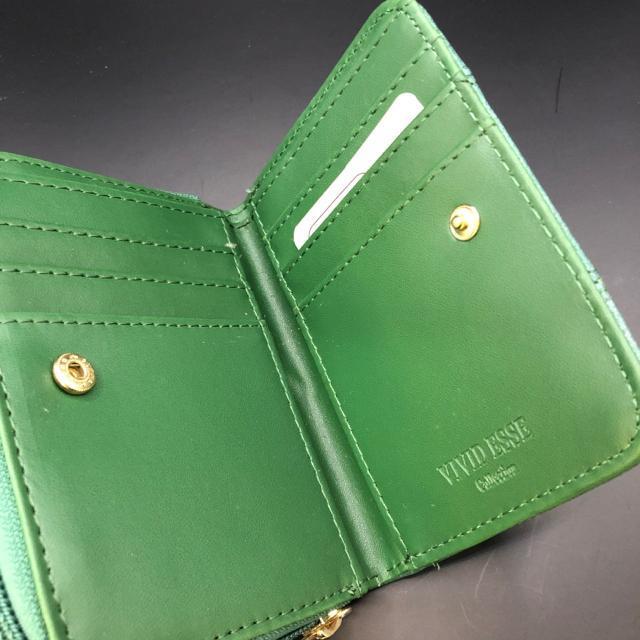即決 VIVID ESSE 長財布 二つ折り財布 2個セット < 女性ファッション  即決 VIVID ESSE 長財布 二つ折り財布 2個セット < 女性ファッションの