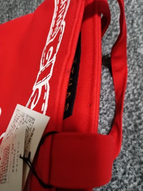 レア 新品 CLATHAS クレイサス バッグ 赤 < ブランド レア 新品 CLATHAS クレイサス バッグ 赤 < ブランドの
