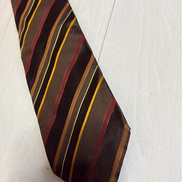 送料無料フェラガモネクタイ < 男性ファッション 送料無料フェラガモネクタイ < 男性ファッションの