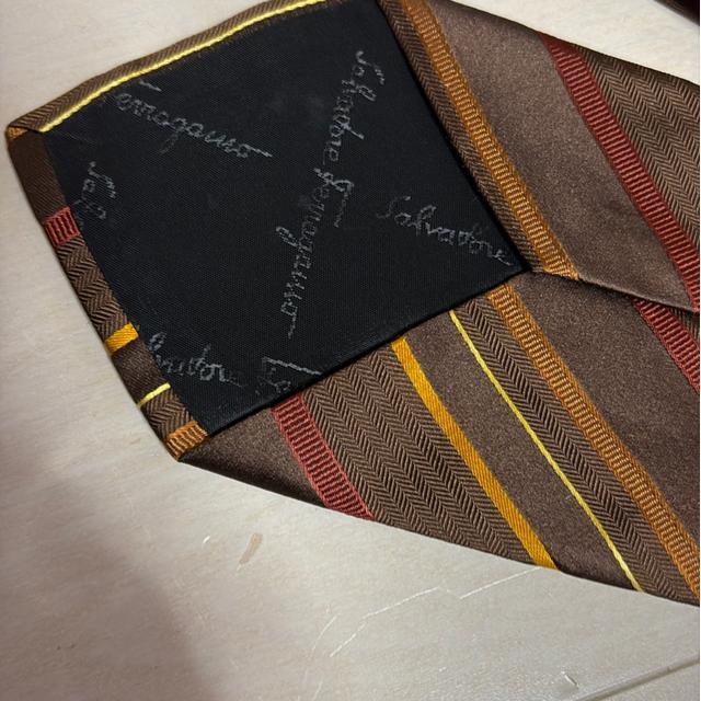 送料無料フェラガモネクタイ < 男性ファッション 送料無料フェラガモネクタイ < 男性ファッションの