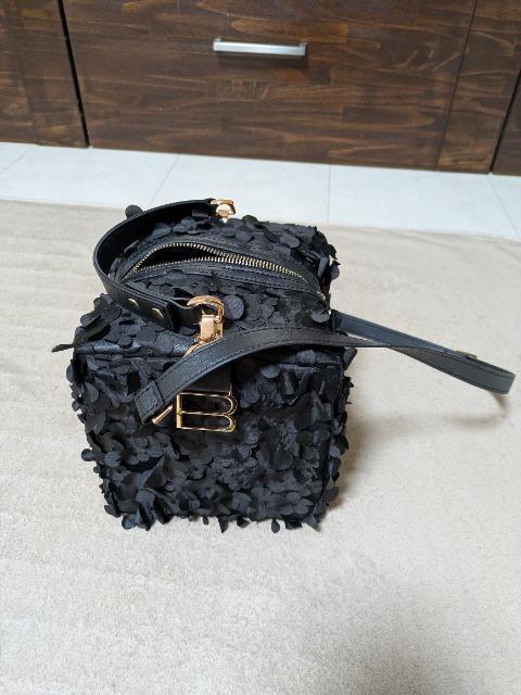 Bibiy 黒 ショルダーバッグ 花 < 女性ファッション Bibiy 黒 ショルダーバッグ 花 < 女性ファッションの