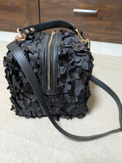 Bibiy 黒 ショルダーバッグ 花 < 女性ファッション Bibiy 黒 ショルダーバッグ 花 < 女性ファッションの