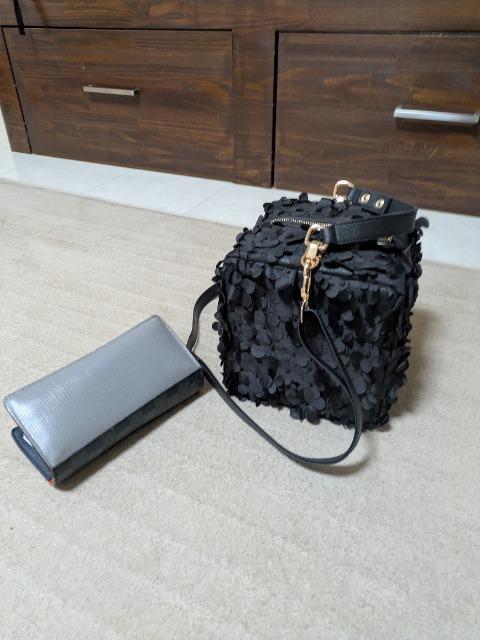 Bibiy 黒 ショルダーバッグ 花 < 女性ファッション Bibiy 黒 ショルダーバッグ 花 < 女性ファッションの