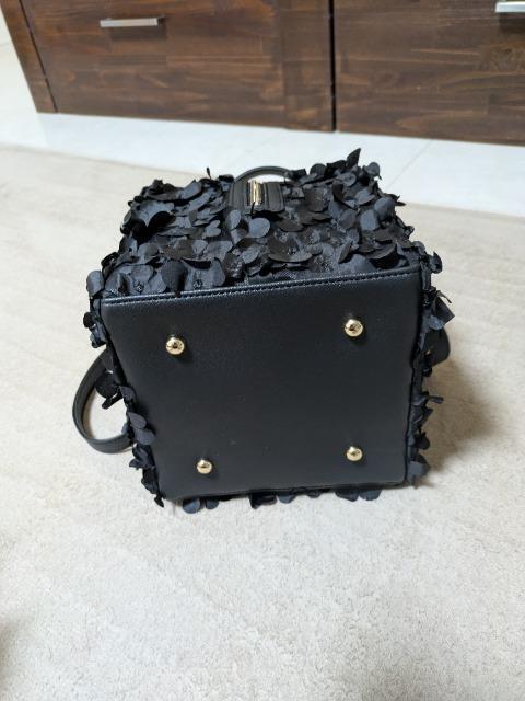 Bibiy 黒 ショルダーバッグ 花 < 女性ファッション Bibiy 黒 ショルダーバッグ 花 < 女性ファッションの