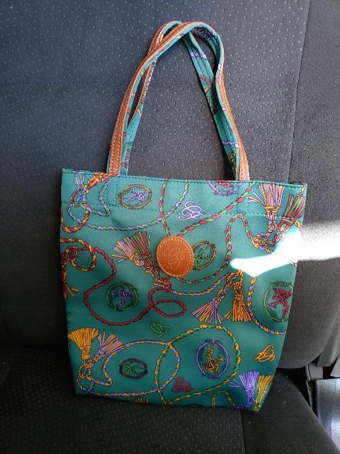 CHARLES JOURDAN シャルルジョルダン タッセル柄 バック ショッピング お出かけ < 女性ファッション CHARLES JOURDAN シャルルジョルダン タッセル柄 バック ショッピング お出かけ < 女性ファッションの