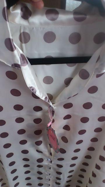 フリーサイズ!ツルツル素材!シルク風!半袖シャツ型!ナイトウェアー! < 女性ファッション  フリーサイズ!ツルツル素材!シルク風!半袖シャツ型!ナイトウェアー! < 女性ファッションの