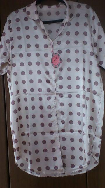 フリーサイズ!ツルツル素材!シルク風!半袖シャツ型!ナイトウェアー! < 女性ファッション  フリーサイズ!ツルツル素材!シルク風!半袖シャツ型!ナイトウェアー! < 女性ファッションの