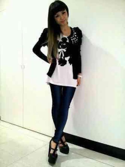 美品 ムルーア ビジュー付 カーディガン < ブランド  美品 ムルーア ビジュー付 カーディガン < ブランドの