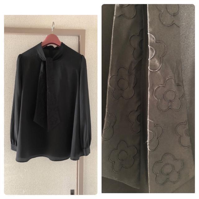 マリークヮントMARY QUANT マリクワ デイジー柄ボウタイブラウス < ブランド  マリークヮントMARY QUANT マリクワ デイジー柄ボウタイブラウス  < ブランドの