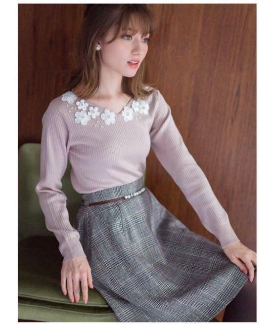 tocco フラワーモチーフ後ろレースリブニットプルオーバー < ブランド  tocco フラワーモチーフ後ろレースリブニットプルオーバー < ブランドの