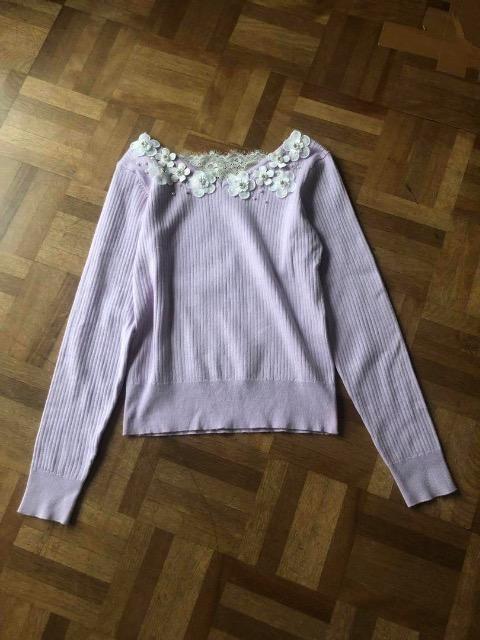 tocco フラワーモチーフ後ろレースリブニットプルオーバー < ブランド  tocco フラワーモチーフ後ろレースリブニットプルオーバー < ブランドの