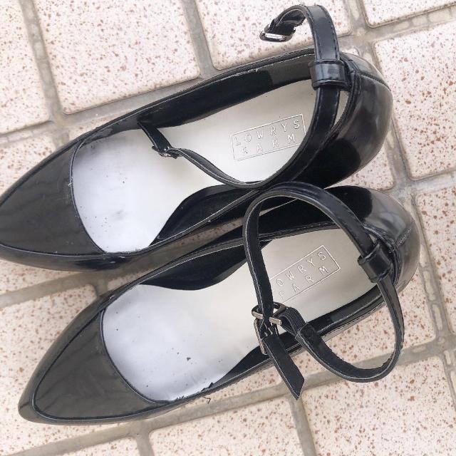 ◆LOWRYS FARM/ローリーズファーム◆エナメル生地ストラップ付きパンプス★ブラック37M*難アリ < ブランド ◆LOWRYS FARM/ローリーズファーム◆エナメル生地ストラップ付きパンプス★ブラック37M*難アリ < ブランドの
