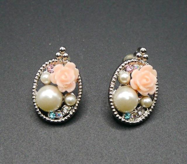 新品 アンティーク調フェイクパール ストーン 薔薇 ピアス ヴィンテージ ヴィクトリアン ゴスロリ姫系 ゴシッ < 女性アクセサリー/時計 新品 アンティーク調フェイクパール ストーン 薔薇 ピアス ヴィンテージ ヴィクトリアン ゴスロリ姫系 ゴシッ < 女性アクセサリー/時計の