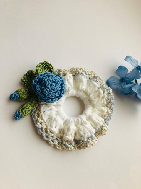 ハンドメイド シュシュ 巻き巻き薔薇とつぼみ♪ ブルー axes好 < 女性ファッション  ハンドメイド シュシュ 巻き巻き薔薇とつぼみ♪ ブルー axes好 < 女性ファッションの