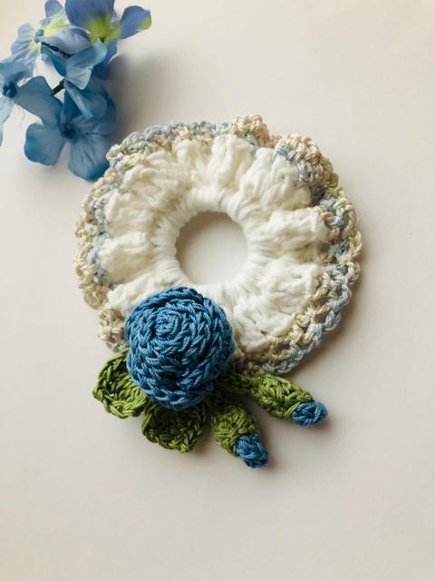 ハンドメイド シュシュ 巻き巻き薔薇とつぼみ♪ ブルー axes好 < 女性ファッション  ハンドメイド シュシュ 巻き巻き薔薇とつぼみ♪ ブルー axes好 < 女性ファッションの
