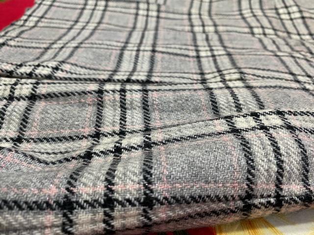 レストローズ☆可愛い薄グレー☆チェックスカート☆ラメ入り☆ < ブランド  レストローズ☆可愛い薄グレー☆チェックスカート☆ラメ入り☆ < ブランドの