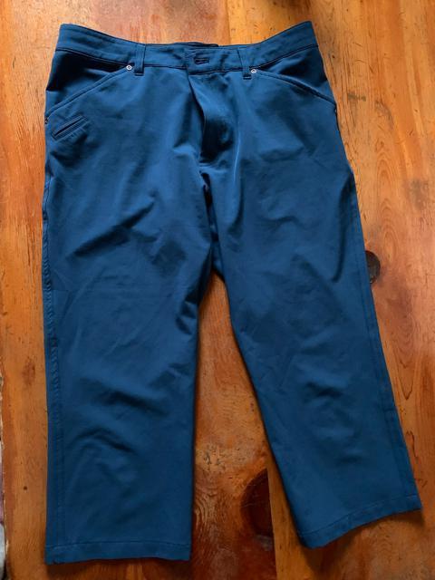 clunk Bordeauxゴルーフ用 膝下半ズボン サイズM < 女性ファッション  clunk Bordeauxゴルーフ用 膝下半ズボン サイズM  < 女性ファッションの