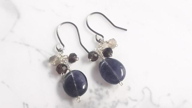 *スモーキークォーツとアイオライトのピアス*sv 18044 < 女性アクセサリー/時計 *スモーキークォーツとアイオライトのピアス*sv 18044 < 女性アクセサリー/時計の