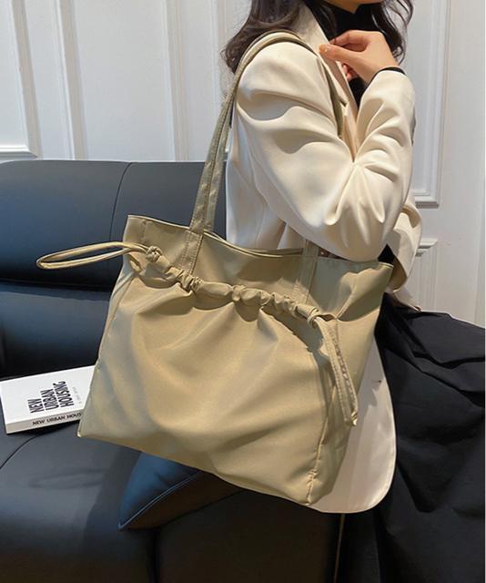 送料無料 新品 トートバッグ 大容量 A4 肩掛けバッグ < 女性ファッション  送料無料 新品 トートバッグ 大容量 A4 肩掛けバッグ < 女性ファッションの