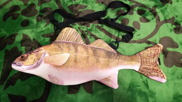 魚の形のリアルなバック < 男性ファッション  魚の形のリアルなバック < 男性ファッションの