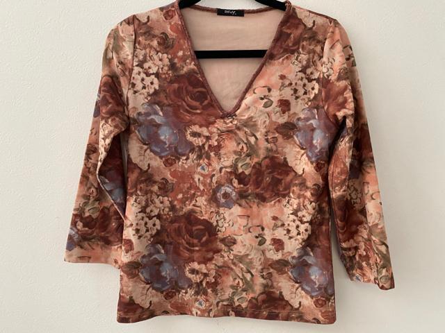 匿名配送 七分袖 花柄 華やかカットソー レトロ Vネック < 女性ファッション  匿名配送 七分袖 花柄 華やかカットソー レトロ Vネック  < 女性ファッションの