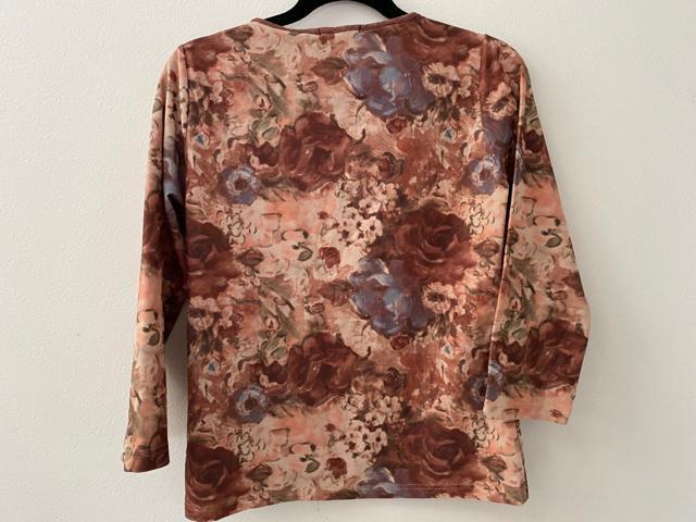 匿名配送 七分袖 花柄 華やかカットソー レトロ Vネック < 女性ファッション  匿名配送 七分袖 花柄 華やかカットソー レトロ Vネック < 女性ファッションの