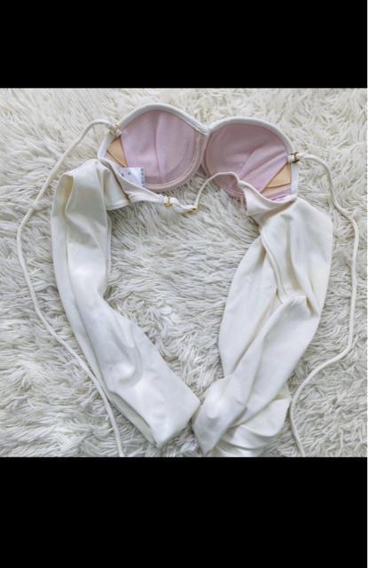 タンス整理品 衣類 おまとめOK 断捨離中です 新品未着用 ホルターネックビキニ トップスのみ オフホワイトサイズ9M < 女性ファッション  タンス整理品 衣類 おまとめOK 断捨離中です 新品未着用 ホルターネックビキニ トップスのみ オフホワイトサイズ9M < 女性ファッションの