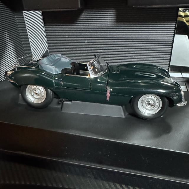  Wi I[gA[g 1/18 WK[XK-SS O[  zr[ 
