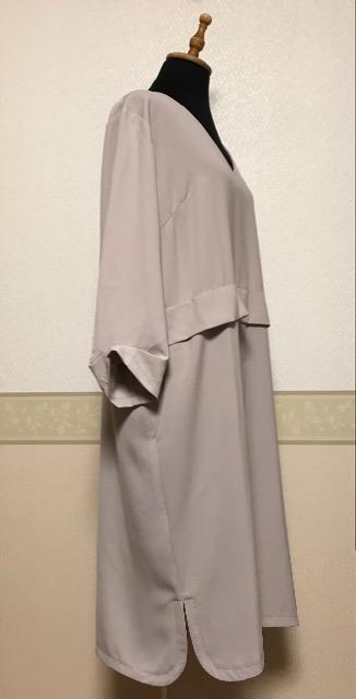 未使用 後ろシャーリング ワンピース グレージュ < 女性ファッション  未使用 後ろシャーリング ワンピース グレージュ < 女性ファッションの