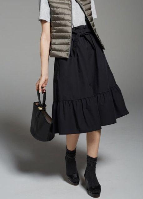 ユニクロ・ハイウエストリボンフリルスカート。ブラックLサイズ < ブランド ユニクロ・ハイウエストリボンフリルスカート。ブラックLサイズ < ブランドの