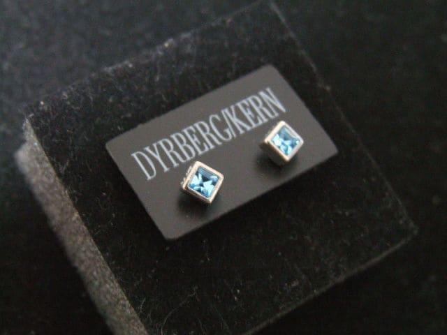 新品DYRBERG/KERN ゴシックアンティーク調水色ストーンピアス < 女性アクセサリー/時計  新品DYRBERG/KERN ゴシックアンティーク調水色ストーンピアス < 女性アクセサリー/時計の