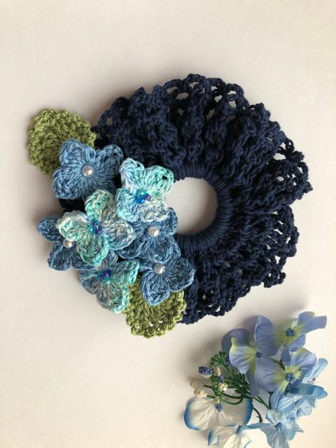 ハンドメイド  シュシュ ブルーの紫陽花♪ ガーリー ビーズ < 女性ファッション  ハンドメイド  シュシュ ブルーの紫陽花♪ ガーリー ビーズ < 女性ファッションの