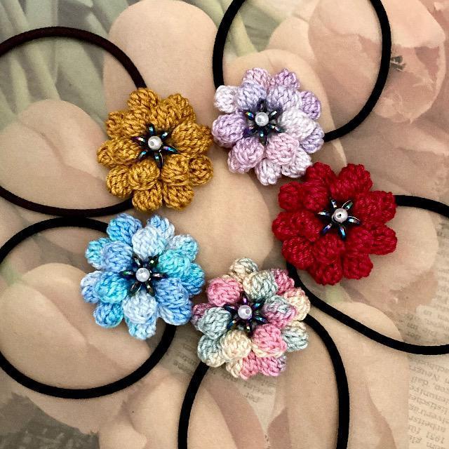 ハンドメイド♪レース編み ぽこぽこ花びらのお花モチーフヘアゴム < 女性ファッション  ハンドメイド♪レース編み ぽこぽこ花びらのお花モチーフヘアゴム < 女性ファッションの
