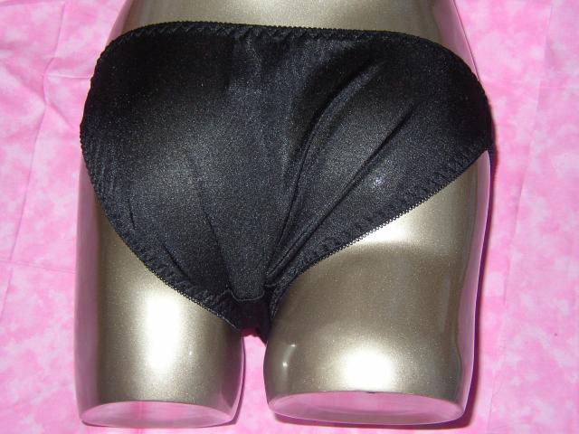 ブラックレース使いと花柄 D70Mワイヤー入り < 女性ファッション  ブラックレース使いと花柄 D70Mワイヤー入り < 女性ファッションの