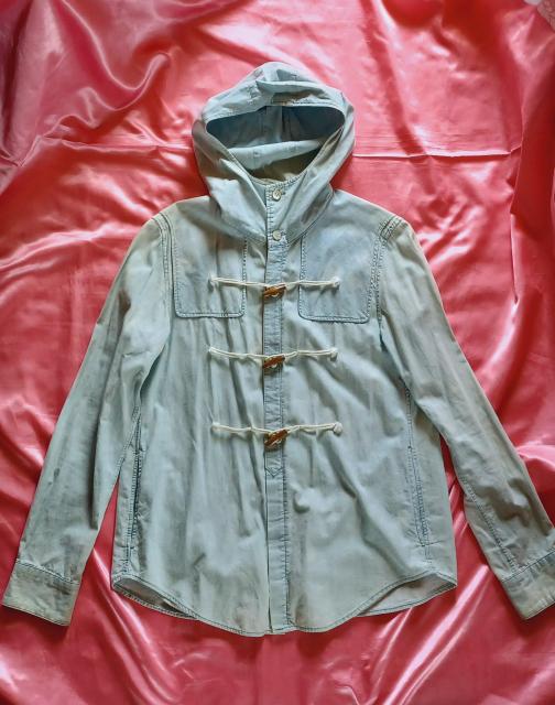 ★Giacometti.ジャコメッティ水色ブリーチ加工爽やかお洒落可愛い♪フード付き木製ボタン綿コットン長袖ロングシャツジャケット < 女性ファッション  ★Giacometti.ジャコメッティ水色ブリーチ加工爽やかお洒落可愛い♪フード付き木製ボタン綿コットン長袖ロングシャツジャケット < 女性ファッションの