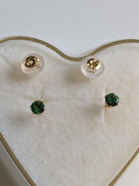 グリーンガーネットのピアスK18 < 女性アクセサリー/時計  グリーンガーネットのピアスK18  < 女性アクセサリー/時計の