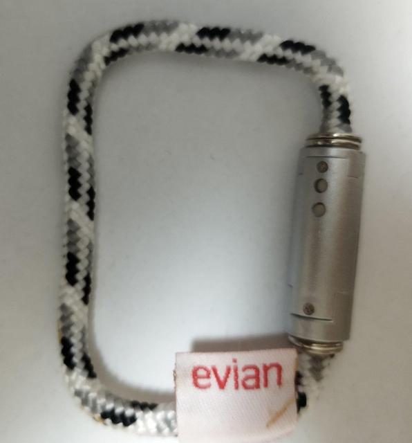 evian エビアン ブレスウォッチ デジタル腕時計 電池切れ ジャンク品 < 男性アクセサリー/時計  evian エビアン ブレスウォッチ デジタル腕時計 電池切れ ジャンク品 < 男性アクセサリー/時計の