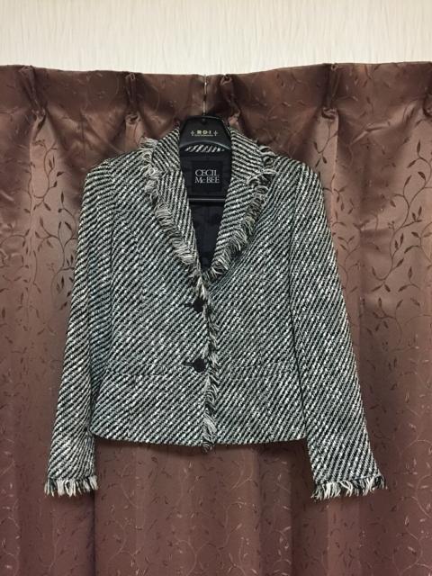 650.セシルマクビー☆黒白切りっぱなしツイードジャケット☆M < 女性ファッション  650.セシルマクビー☆黒白切りっぱなしツイードジャケット☆M  < 女性ファッションの