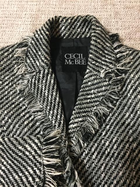 650.セシルマクビー☆黒白切りっぱなしツイードジャケット☆M < 女性ファッション  650.セシルマクビー☆黒白切りっぱなしツイードジャケット☆M < 女性ファッションの