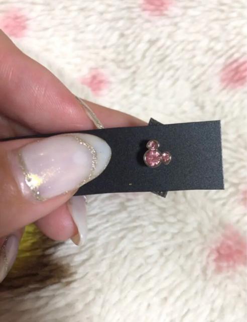 新品未使用 可愛い ミッキーマウスストーンピアス < 女性アクセサリー/時計  新品未使用 可愛い ミッキーマウスストーンピアス < 女性アクセサリー/時計の