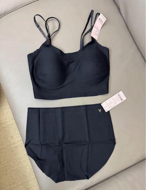 新品 Victoria's Secret ロゴブラショーツセット ノンワイヤー < ブランド 新品 Victoria's Secret ロゴブラショーツセット ノンワイヤー < ブランドの