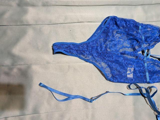 W1084  高級品特売  セクシーレースブルーボディースーツ   ガーターベルト付き  L < 女性ファッション  W1084  高級品特売  セクシーレースブルーボディースーツ   ガーターベルト付き  L < 女性ファッションの